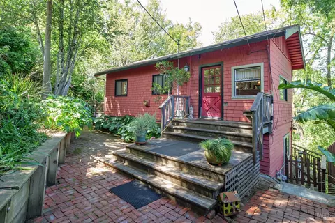 32 Midway Ln, Fairfax, CA 94930
