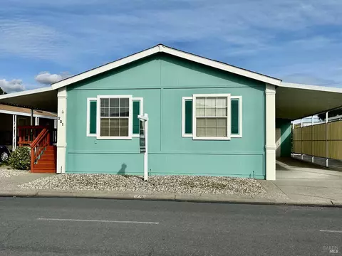 231 Daisy Dr, Napa, CA 94558