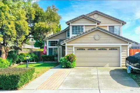 225 Putnam Ct, Vacaville, CA 95687