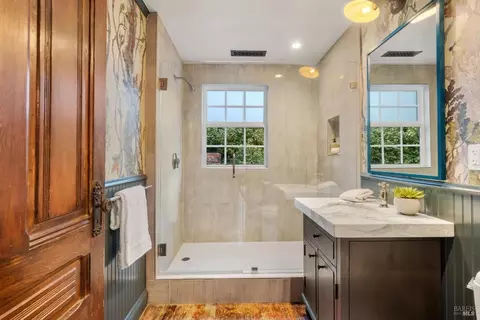 Bath - 65 Poplar Ave, Ross, CA 94957 photo 6 of 9