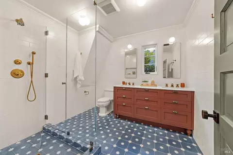 Bath - 65 Poplar Ave, Ross, CA 94957 photo 4 of 9