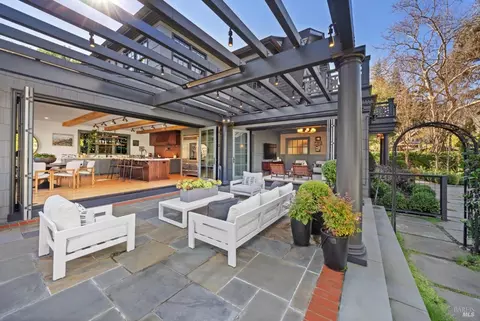 Exterior - 65 Poplar Ave, Ross, CA 94957 photo 10 of 18