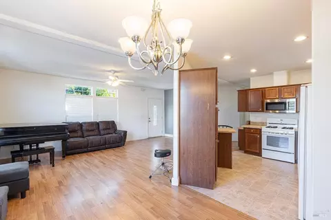 52 Newell Cir, Napa, CA 94558