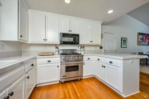 1096 Red Tail Rd, Healdsburg, CA 95448 photo 9