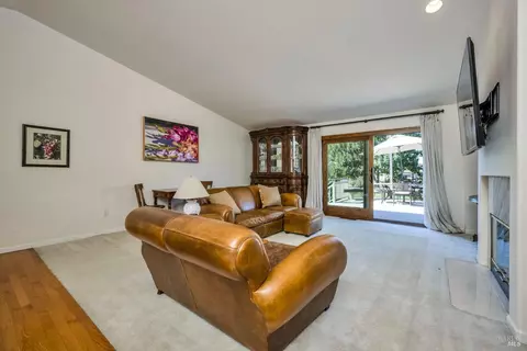 1096 Red Tail Rd, Healdsburg, CA 95448 photo 12