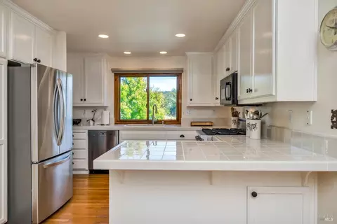 1096 Red Tail Rd, Healdsburg, CA 95448 photo 8
