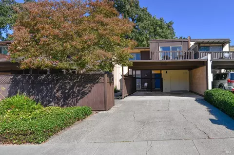 3146 Valley Green Ln, Napa, CA 94558