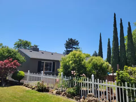 Exterior - 1321 Nebraska St, Vallejo, CA 94590 photo 2 of 8