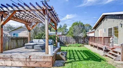Exterior - 1321 Nebraska St, Vallejo, CA 94590 photo 5 of 8