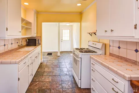 Kitchen - 1321 Nebraska St, Vallejo, CA 94590 photo 1 of 2