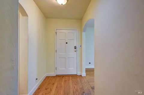 Entry Way - 1321 Nebraska St, Vallejo, CA 94590 photo 1 of 1