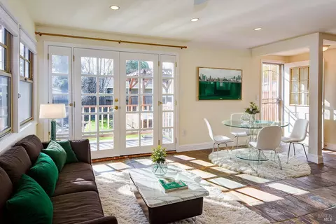 Living - 1321 Nebraska St, Vallejo, CA 94590 photo 4 of 5