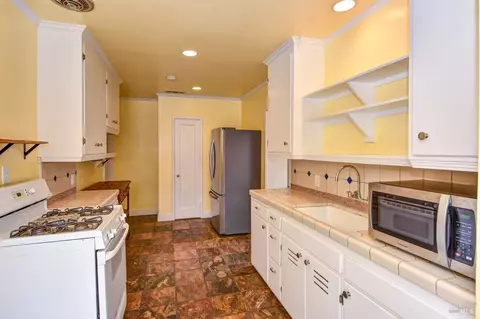 Kitchen - 1321 Nebraska St, Vallejo, CA 94590 photo 2 of 2