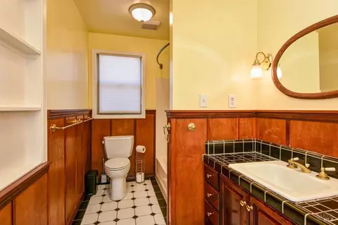 Bath - 1321 Nebraska St, Vallejo, CA 94590 photo 5 of 6