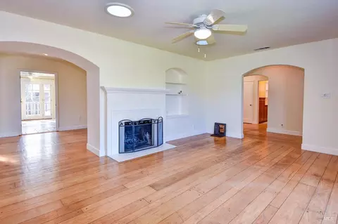 Living - 1321 Nebraska St, Vallejo, CA 94590 photo 2 of 5