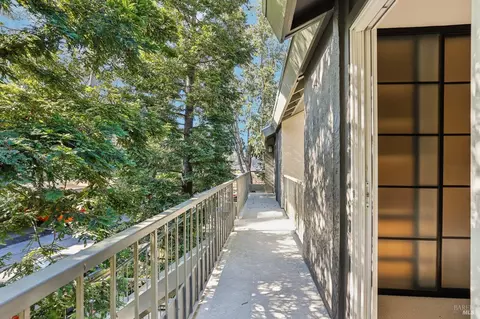 Entry Way - 95 Anchorage Rd #95, Sausalito, CA 94965 photo 1 of 2