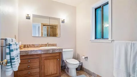 Bath - 170 Oak Ave, San Anselmo, CA 94960 photo 3 of 6