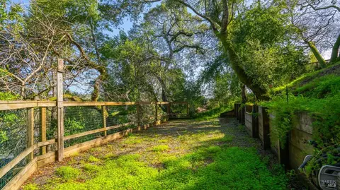 Exterior - 170 Oak Ave, San Anselmo, CA 94960 photo 19 of 29