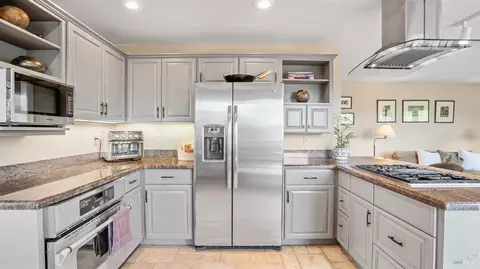 Kitchen - 170 Oak Ave, San Anselmo, CA 94960 photo 3 of 8