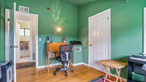Bedroom - 170 Oak Ave, San Anselmo, CA 94960 photo 5 of 5