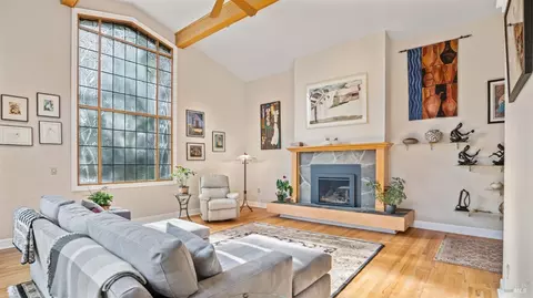 Living - 170 Oak Ave, San Anselmo, CA 94960 photo 2 of 3