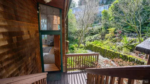 Exterior - 170 Oak Ave, San Anselmo, CA 94960 photo 2 of 29