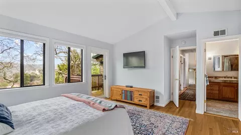 Bedroom - 170 Oak Ave, San Anselmo, CA 94960 photo 2 of 5