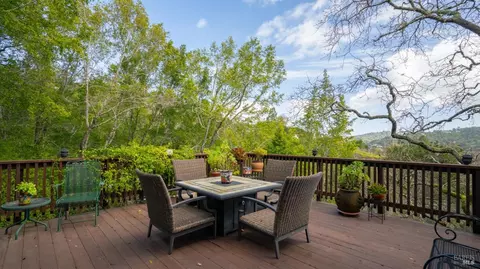 Exterior - 170 Oak Ave, San Anselmo, CA 94960 photo 5 of 29