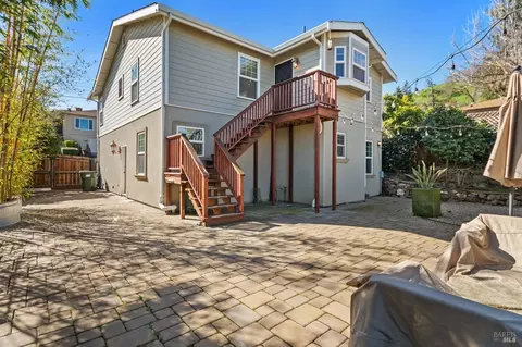 Exterior - 211 Gilger Ave, Martinez, CA 94553 photo 3 of 9