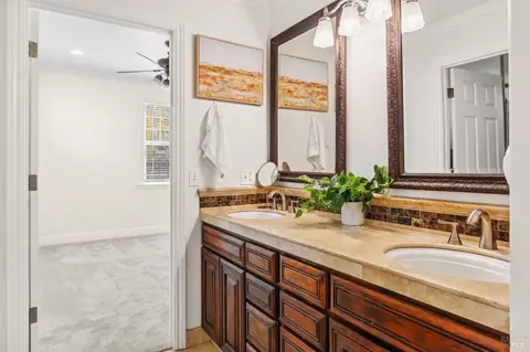 Entry Way - 211 Gilger Ave, Martinez, CA 94553 photo 4 of 4