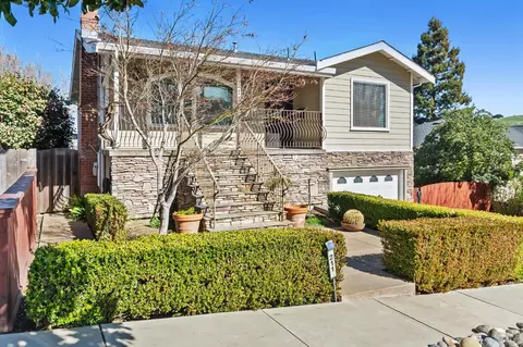 Exterior - 211 Gilger Ave, Martinez, CA 94553 photo 2 of 9