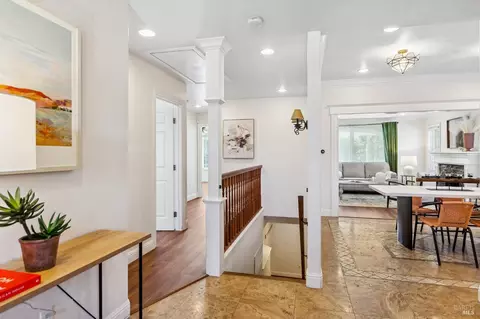 Entry Way - 211 Gilger Ave, Martinez, CA 94553 photo 3 of 4