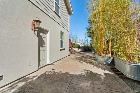 Exterior - 211 Gilger Ave, Martinez, CA 94553 photo 7 of 9