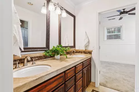 Bath - 211 Gilger Ave, Martinez, CA 94553 photo 2 of 2