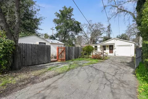 615 Mcconnell Ave, Santa Rosa, CA 95404