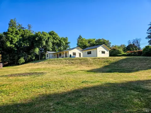 8100 Pinecrest Dr, Redwood Valley, CA 95470