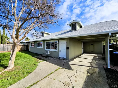 1030 Hayes St, Fairfield, CA 94533