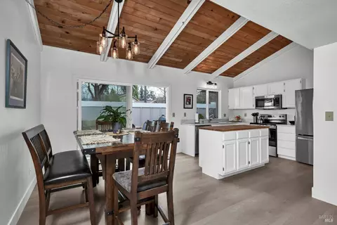 1632 Arroyo Sierra Dr, Santa Rosa, CA 95405