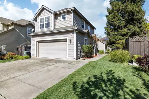 4745-4741 Starbuck Ave, Santa Rosa, CA 95409
