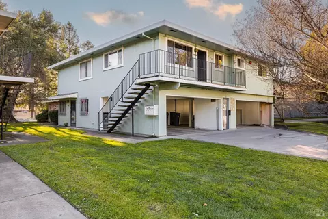 2670 Coffey Ln, Santa Rosa, CA 95403