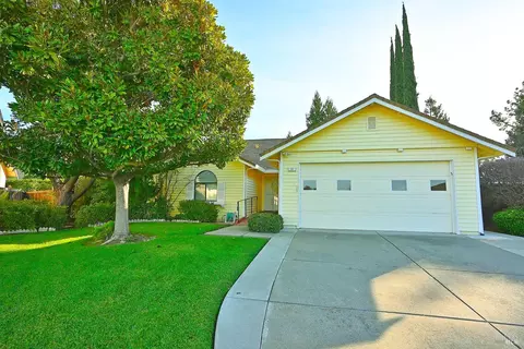 137 Inyo Ct, Vacaville, CA 95687