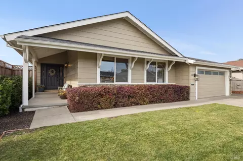 1275 Beechwood Dr, Petaluma, CA 94954
