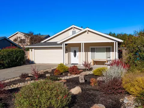 111 Philip Dr, Healdsburg, CA 95448