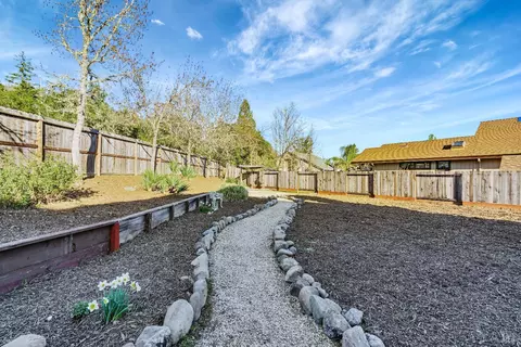 220 Chablis Way, Cloverdale, CA 95425 photo 38