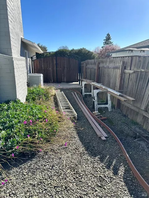 1115 Kent Ct, Dixon, CA 95620 photo 18