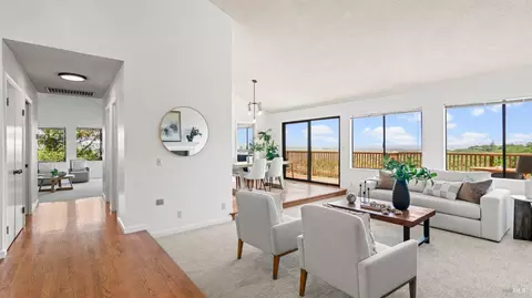 125 Cerro Crest Dr, Novato, CA 94945