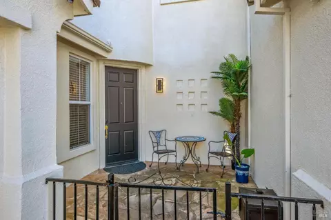 1402 Birdie Dr, Windsor, CA 95492 photo 4