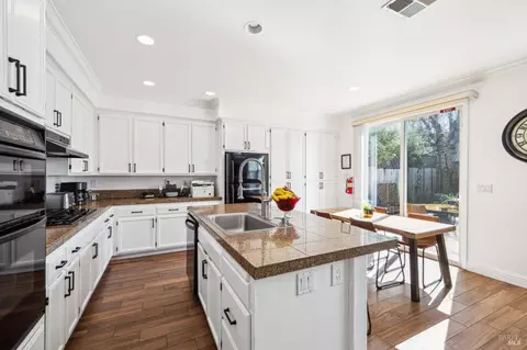 1402 Birdie Dr, Windsor, CA 95492 photo 9
