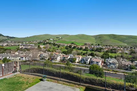 6650 Chalk Hill Ln, Vallejo, CA 94591 photo 4