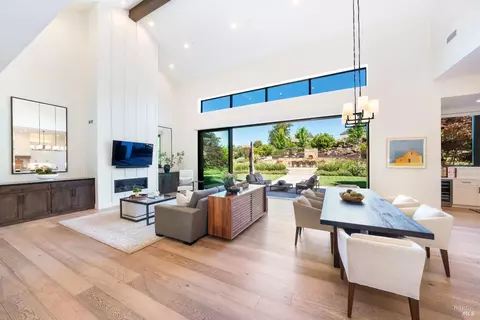 3878 Horizon View Way, Santa Rosa, CA 95404